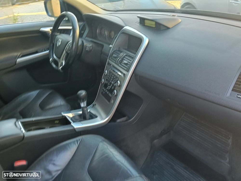 Volvo XC 60 D5 Momentum - 10