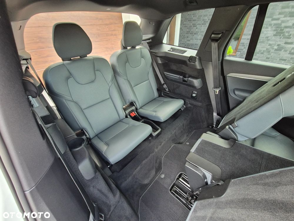 Volvo XC 90 B5 D AWD Momentum 7os - 24