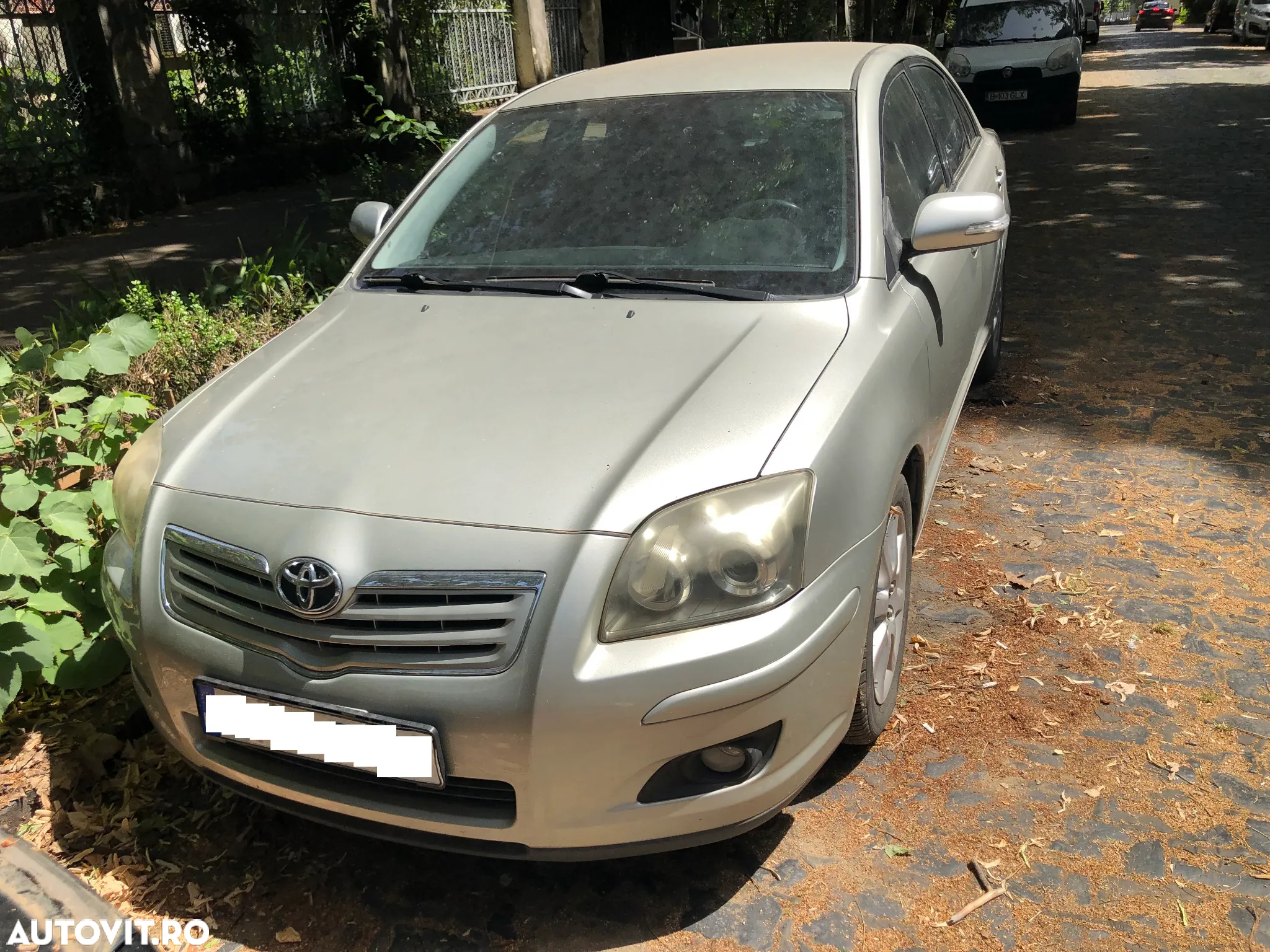 Dezmembrez Toyota Avensis 1.8 benzina 2007 - 8