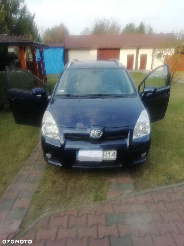 Toyota Corolla Verso - 1