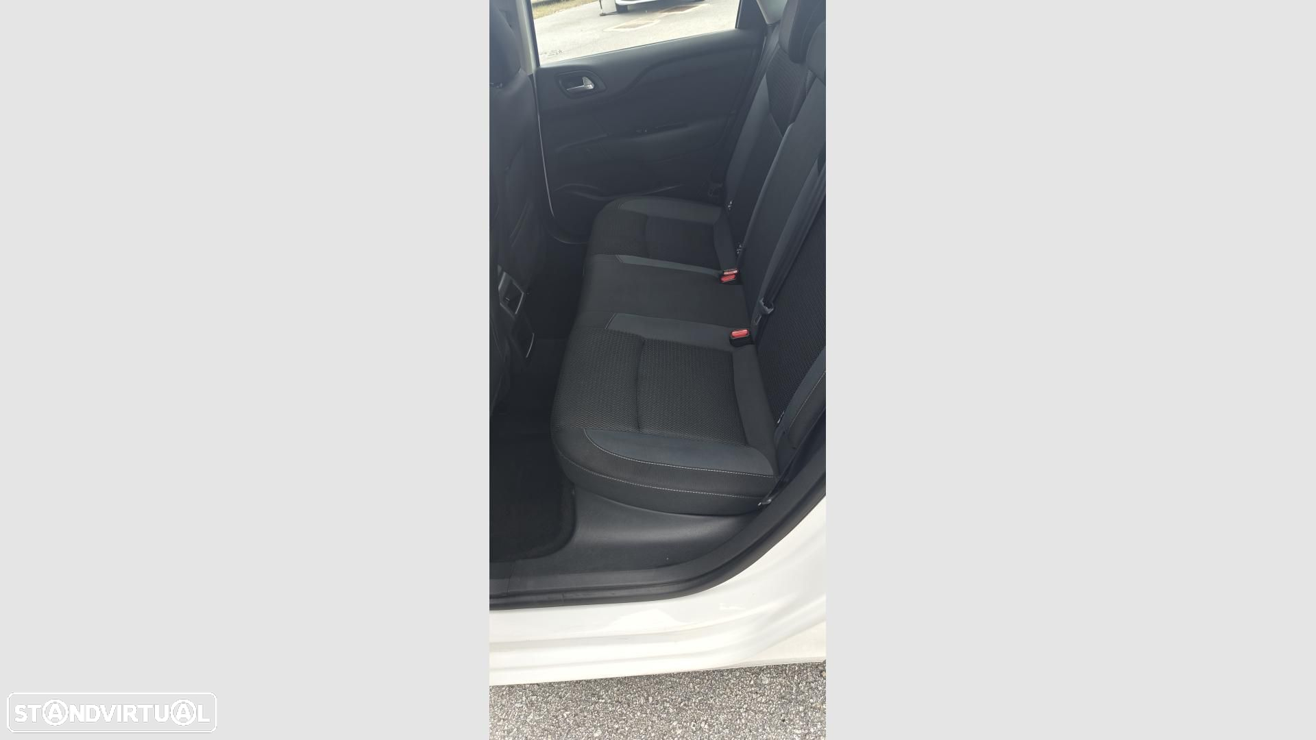 Citroën C4 1.2 PureTech Feel - 20