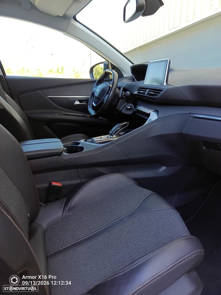 Peugeot 3008 1.2 PureTech Allure Pack EAT8 - 29