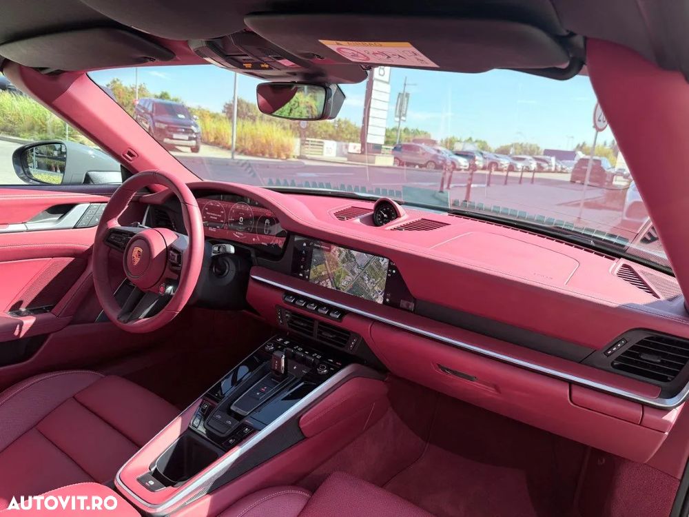 Porsche 911 Targa 4 GTS PDK - 9