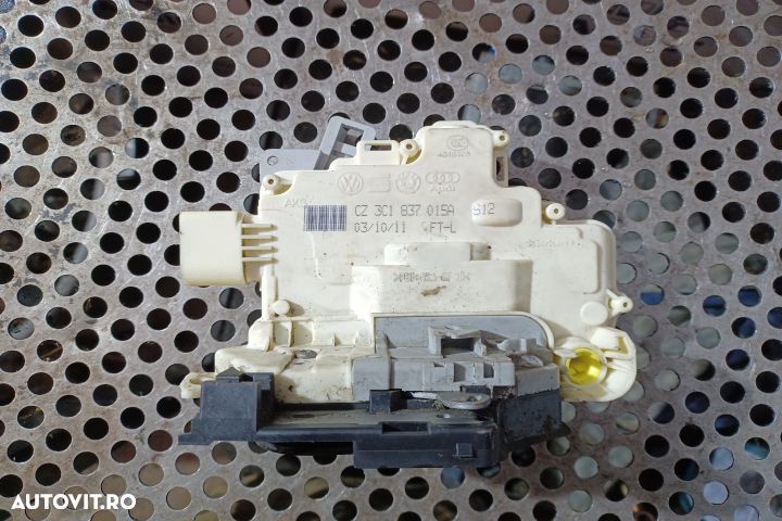 Broasca usa fata stanga 3C1837015A Volkswagen VW Golf 5 [2003 - 2009] - 1