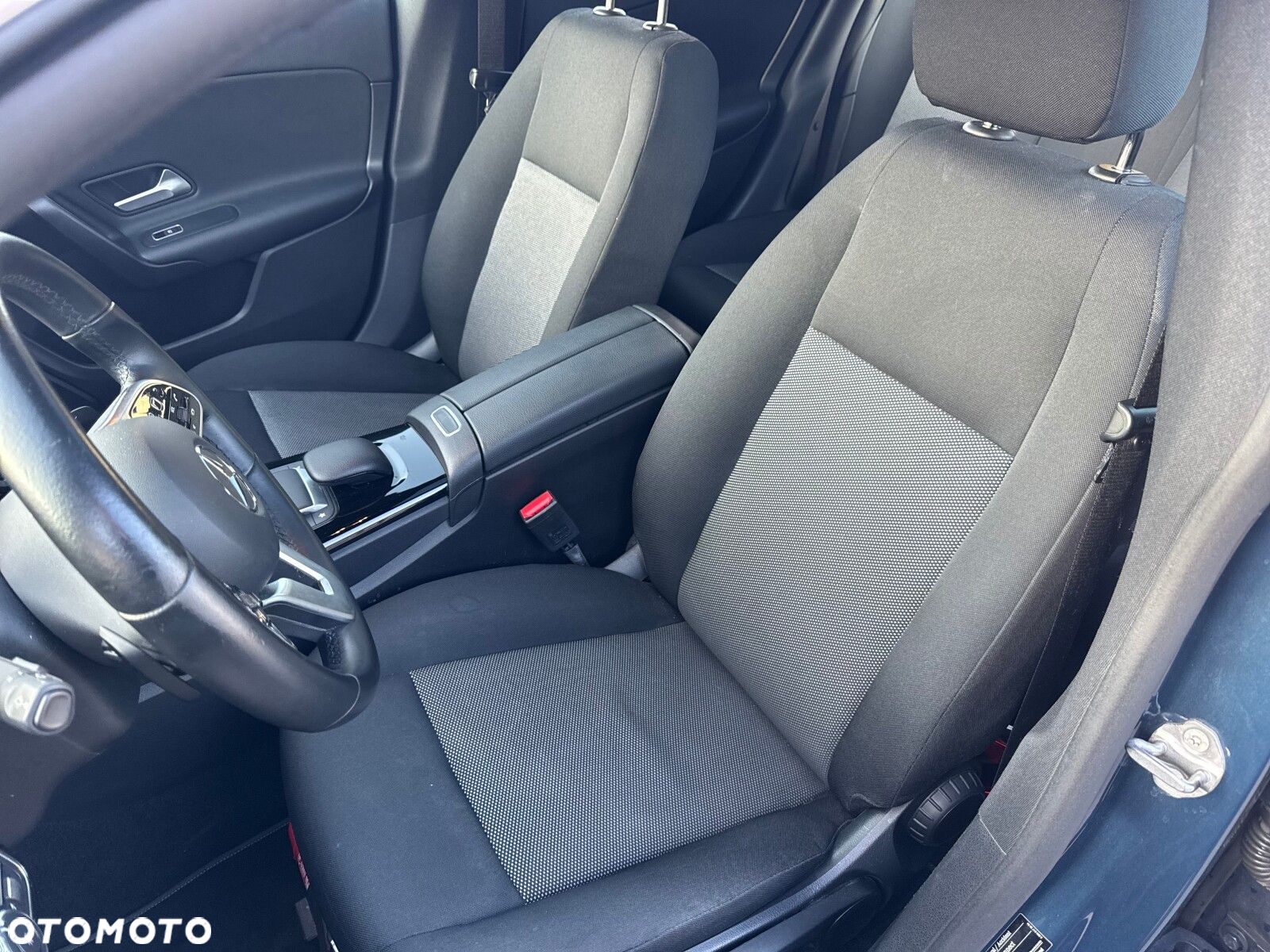 Mercedes-Benz CLA 180 d Progressive 8G-DCT - 16