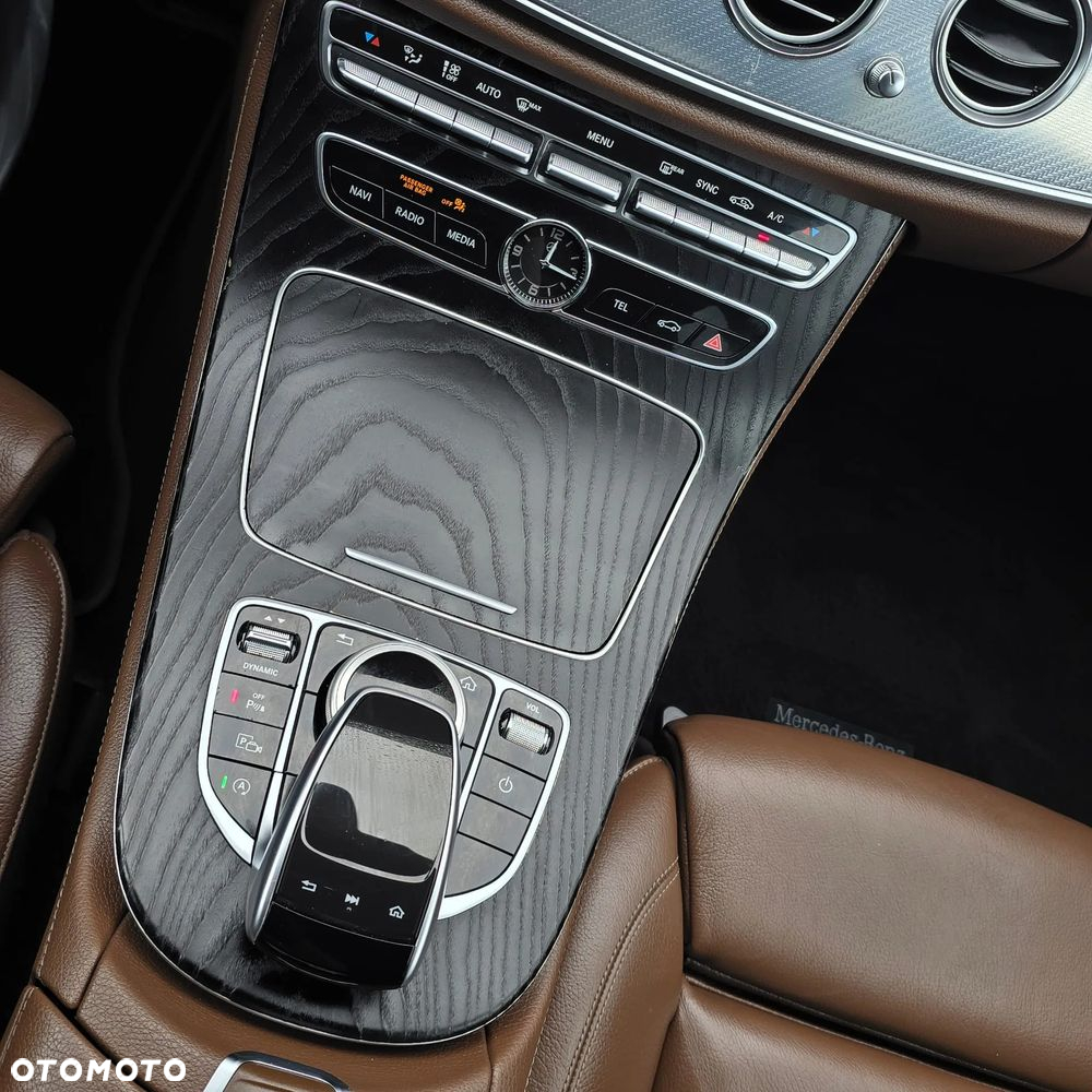 Mercedes-Benz Klasa E 220 d 9G-TRONIC AMG Line - 37