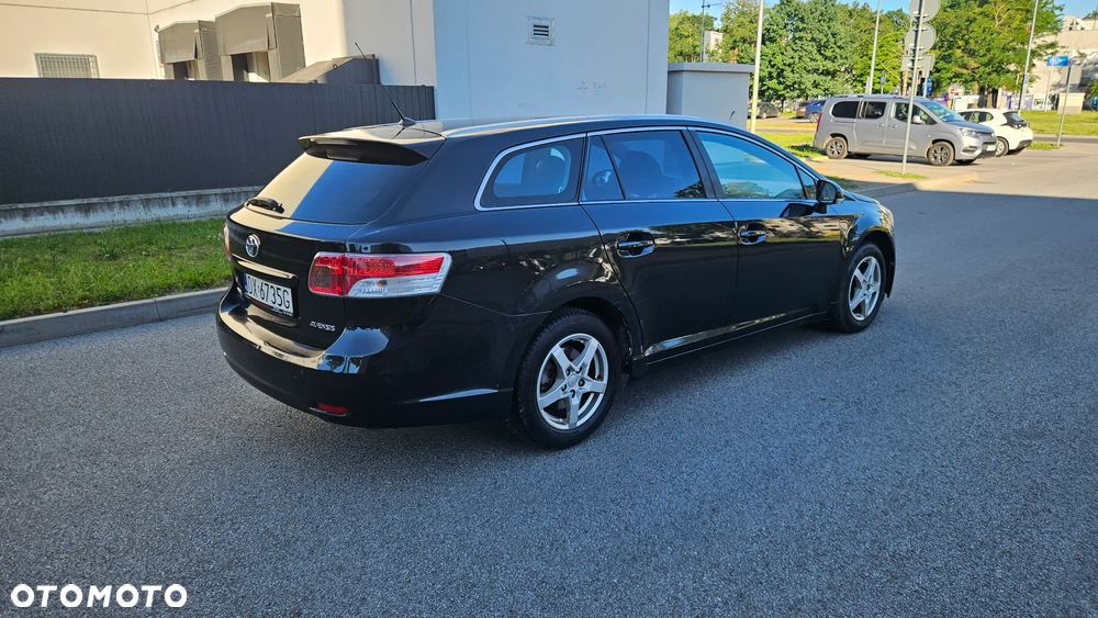 Toyota Avensis - 13