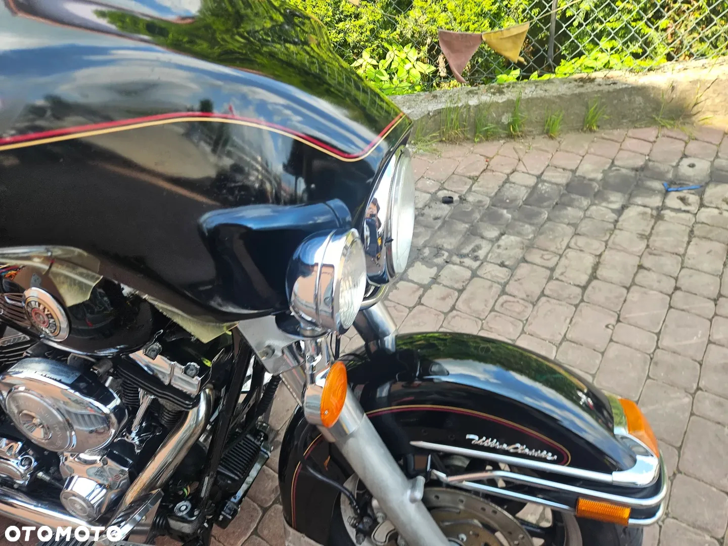 Harley-Davidson FLH Electra Glide - 23