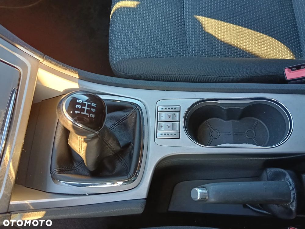 Ford Mondeo 2.0 Ghia - 8