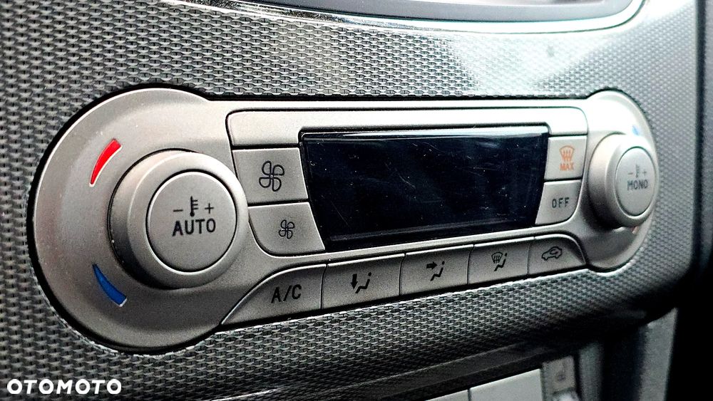 Ford Focus 1.8 FF Platinium X - 32