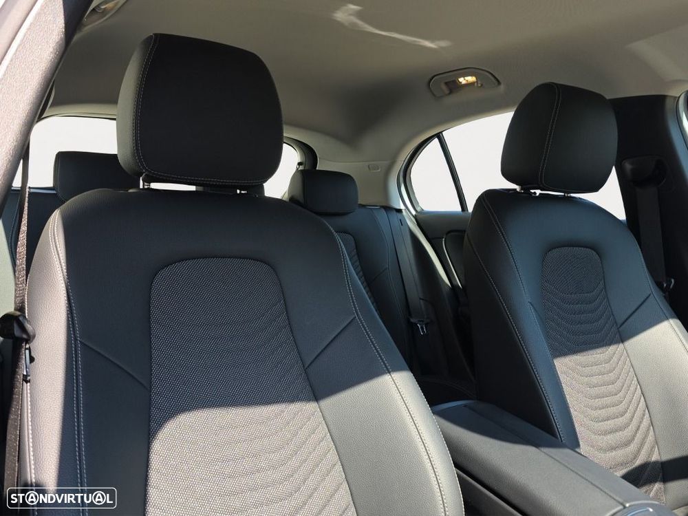 Mercedes-Benz A 250 — fotografia 13