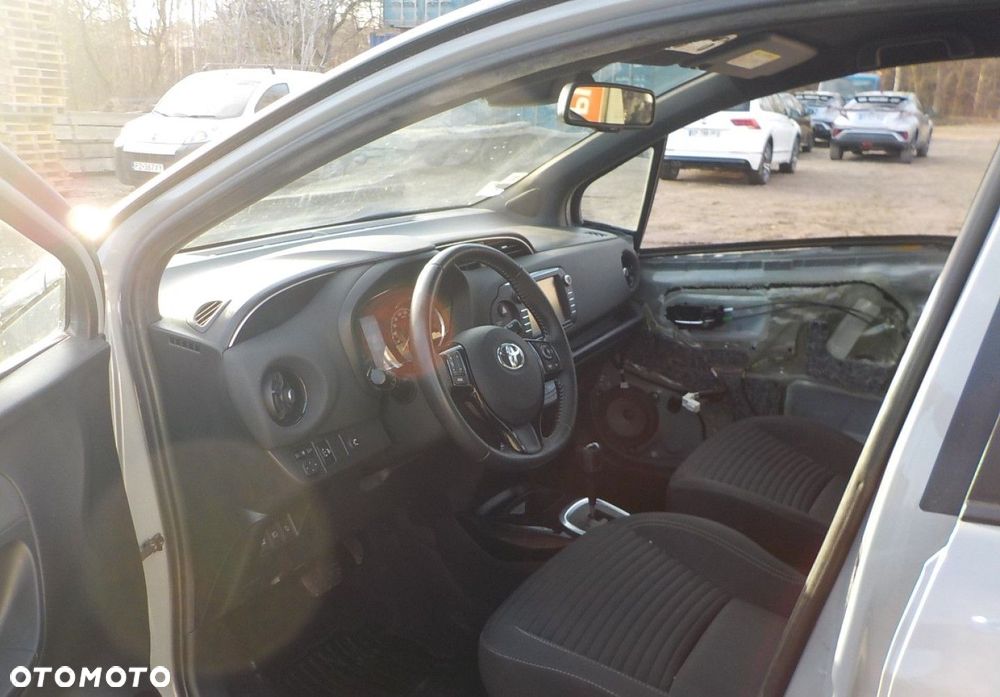 Toyota Yaris - 31