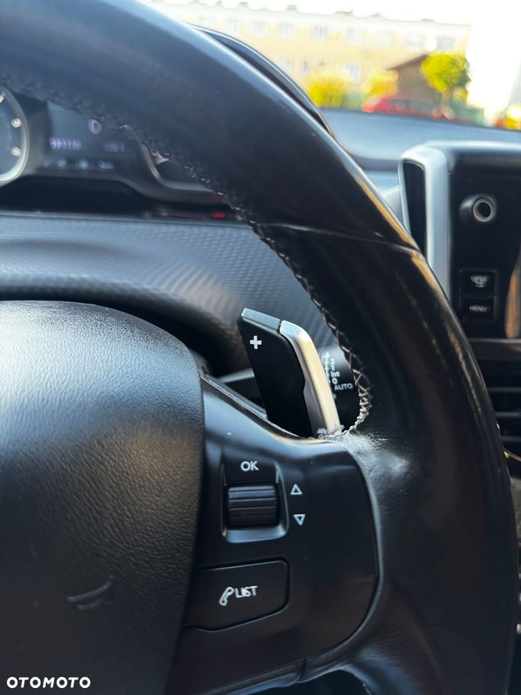 Peugeot 2008 - 18