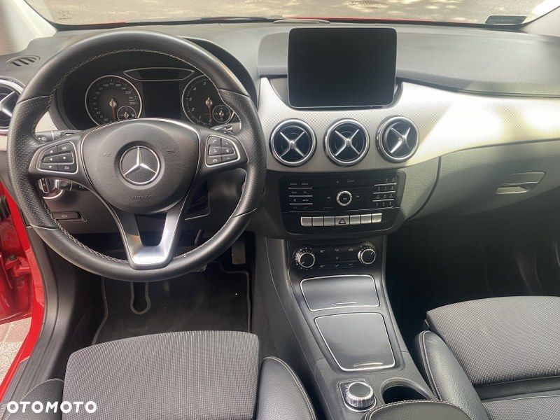Mercedes-Benz Klasa B 220 4-Matic - 17