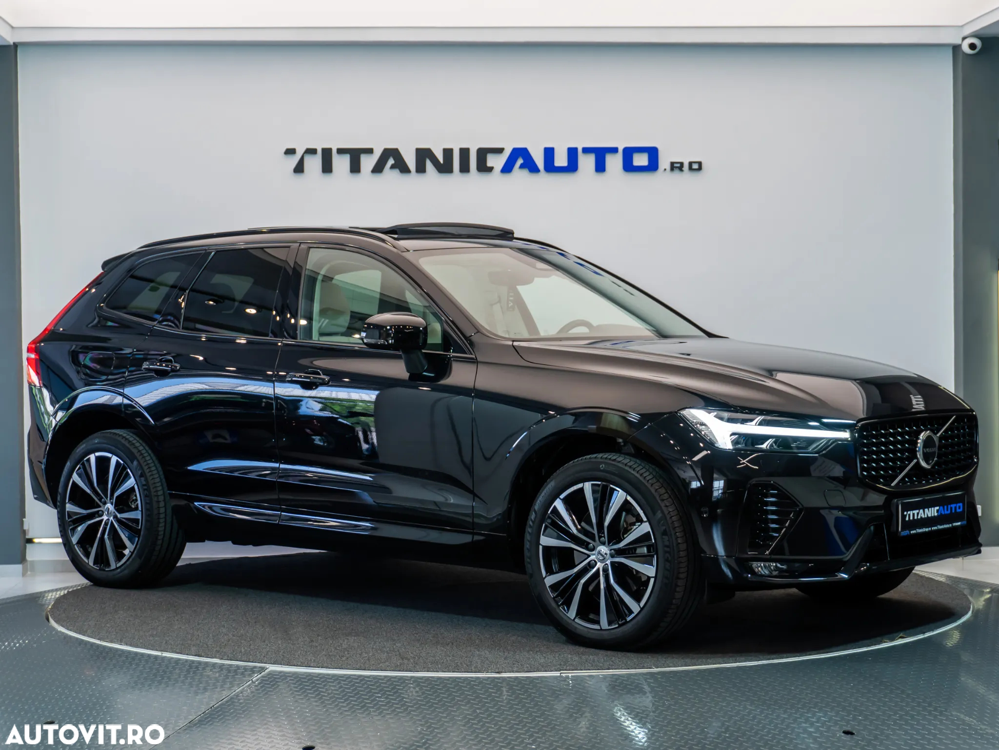 Volvo XC 60 B4 MHEV AT AWD Ultimate Dark - 2
