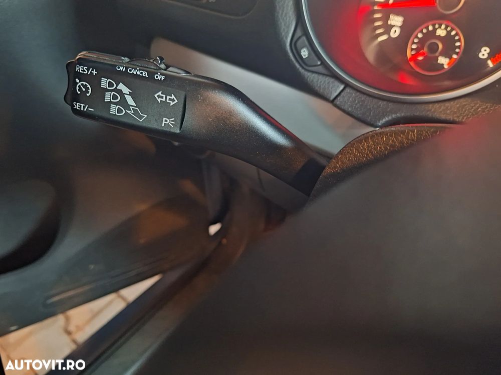 Volkswagen Golf - 11