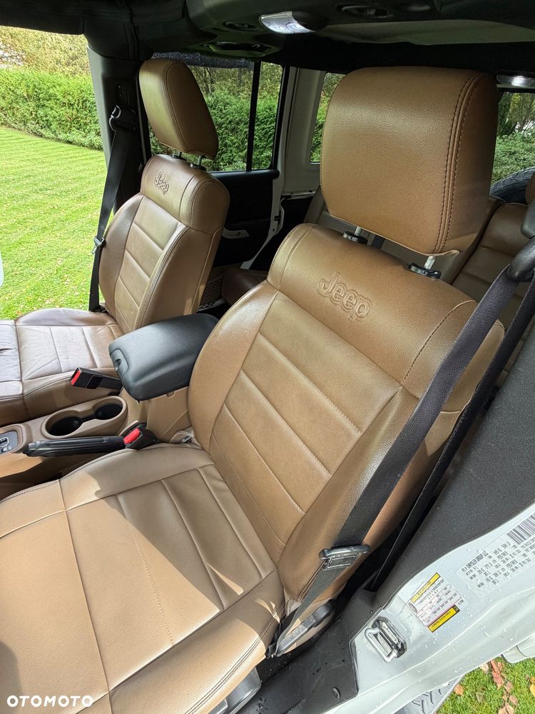Jeep Wrangler 3.6 Unlim Sahara - 14