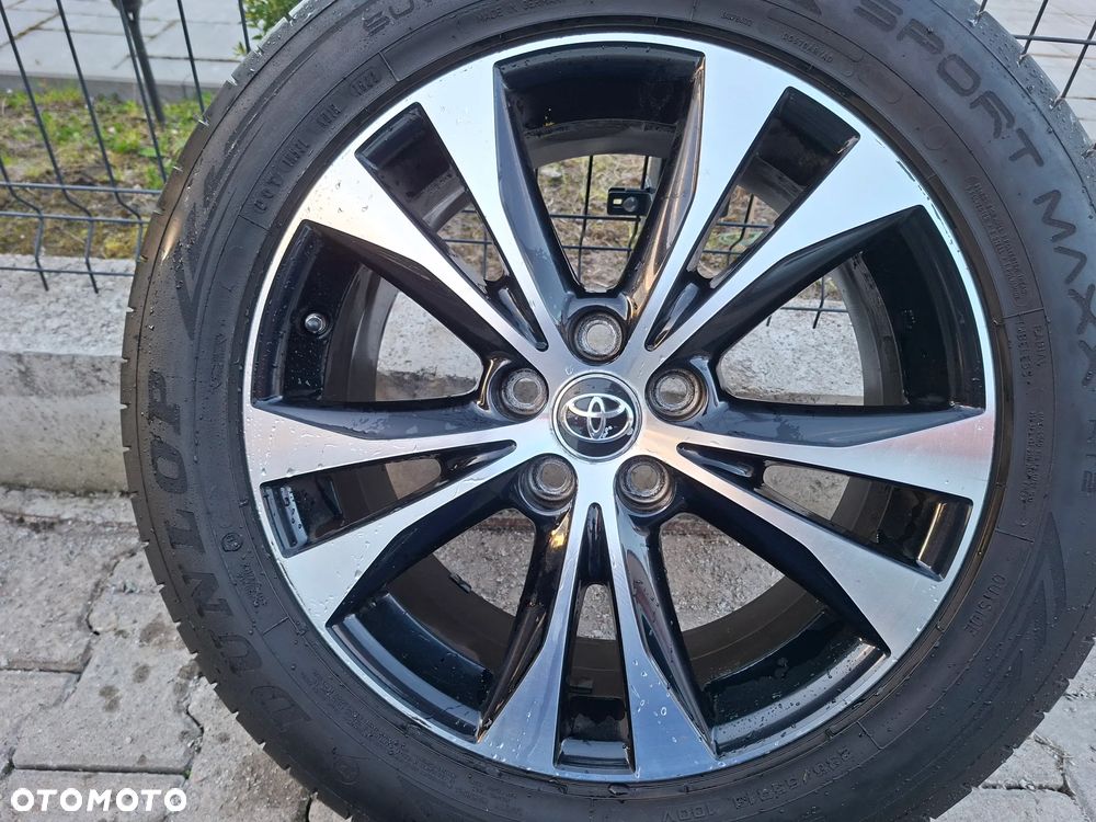 TOYOTA 235/55/18 - 1