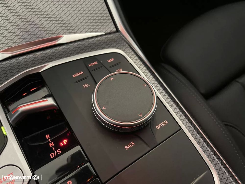 BMW 320 e Pack Desportivo M Auto - 37
