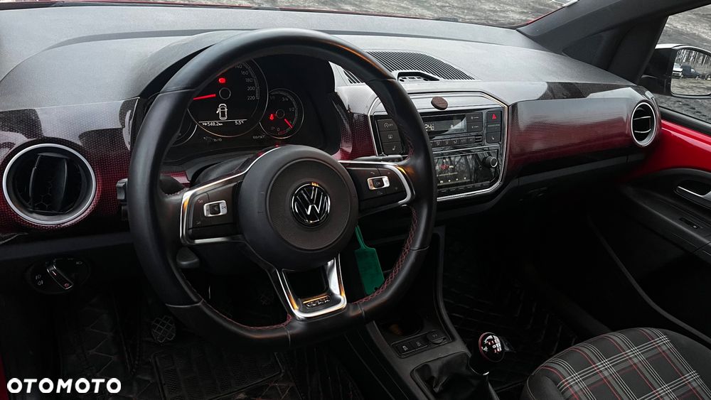 Volkswagen up! GTI - 8