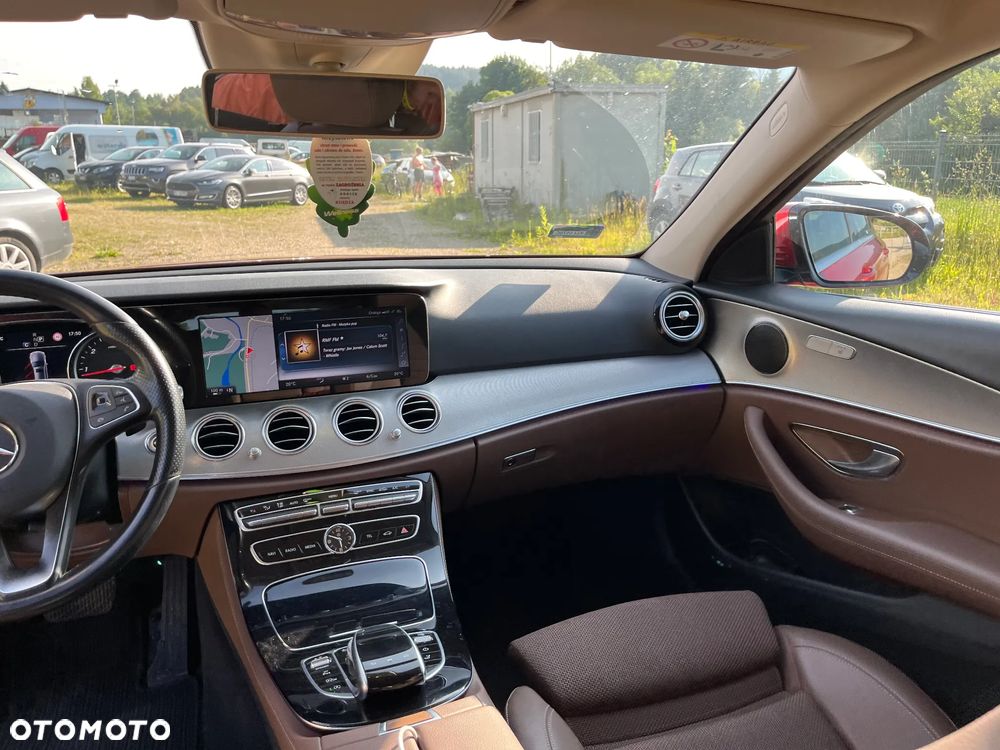 Mercedes-Benz Klasa E ver-200-d-9g--tronic-exclusive - 19