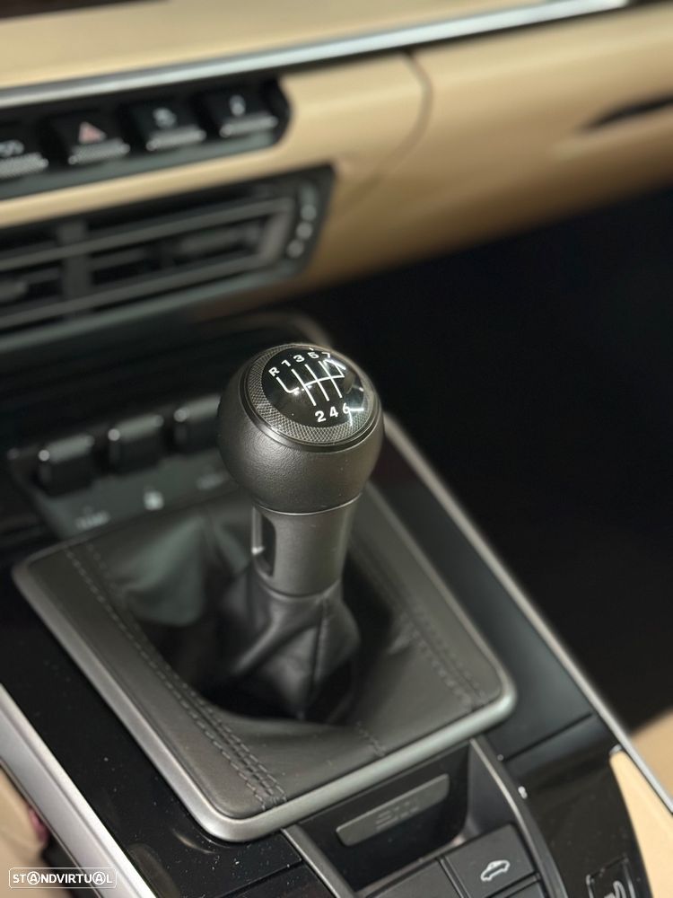 Porsche 911 (992) Targa 4S Heritage Design - 39