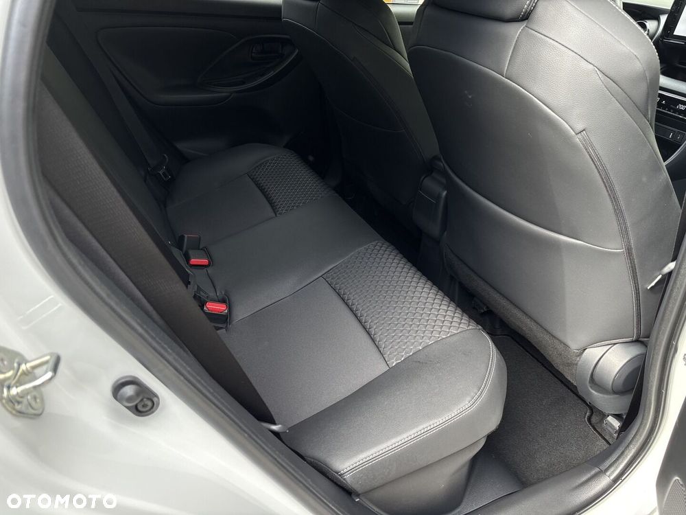 Toyota Yaris - 18