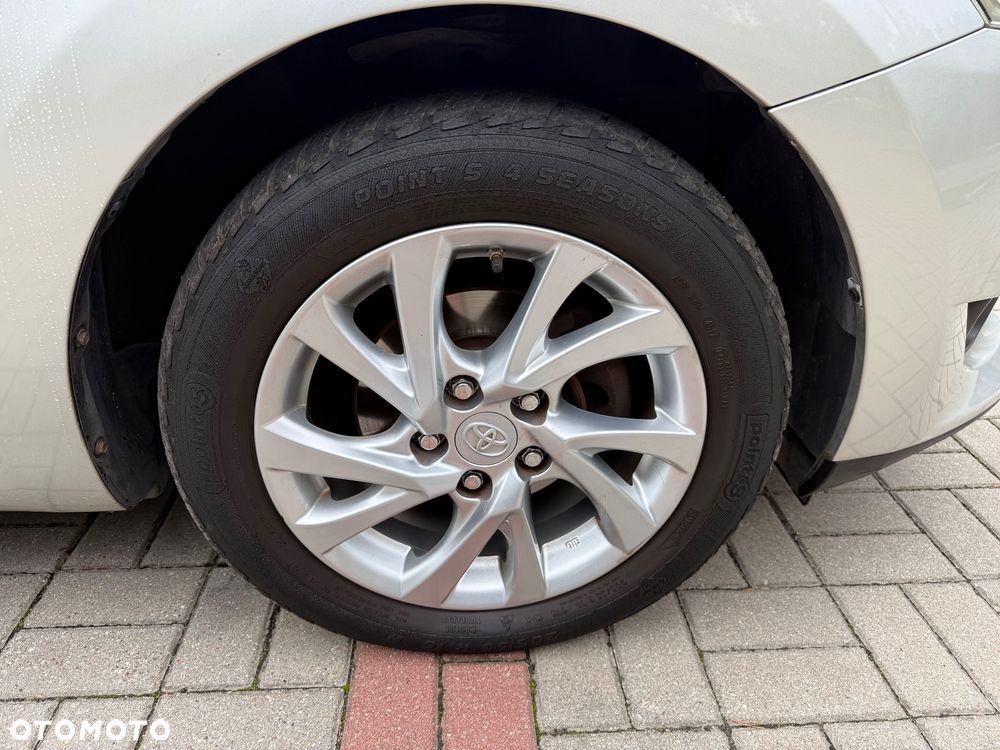 Toyota Auris 1.33 VVT-i - 26