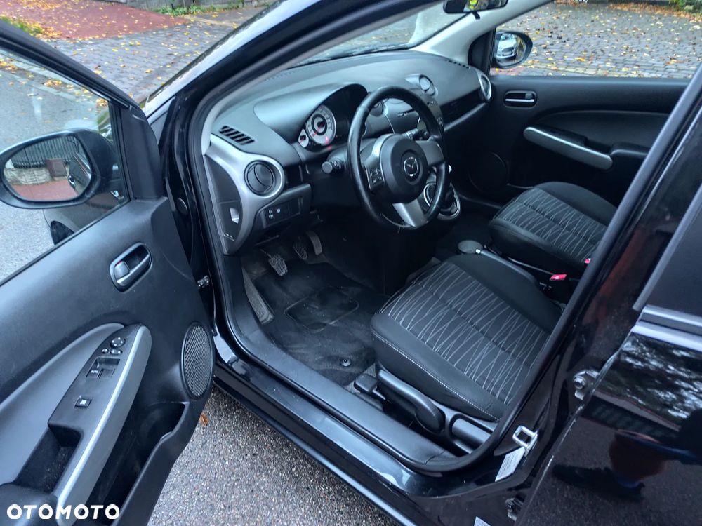 Mazda 2 - 30