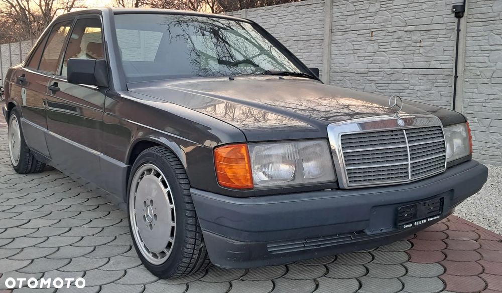 Mercedes-Benz W201 (190) - 5