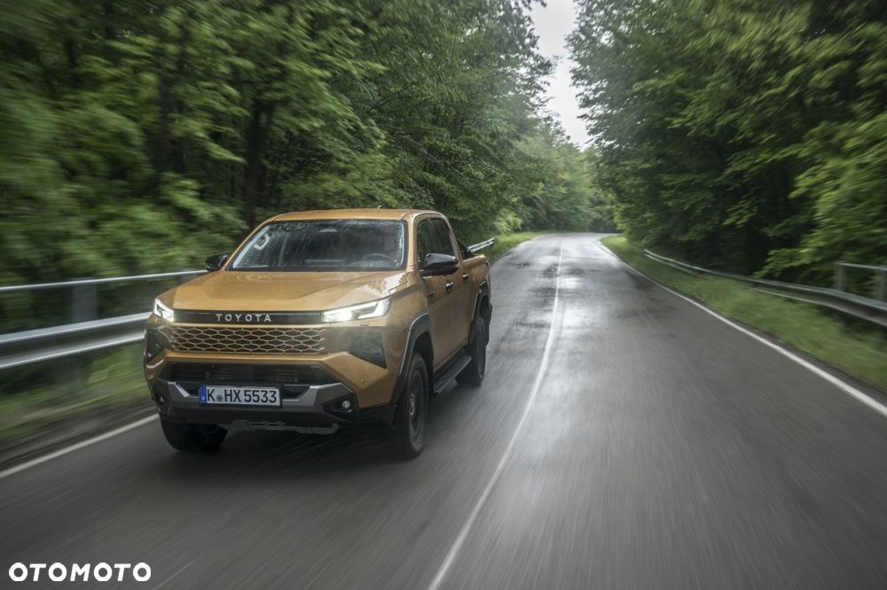 Toyota Hilux 2.8 D-4D mHEV Double Cab Invincible 4x4 - 4