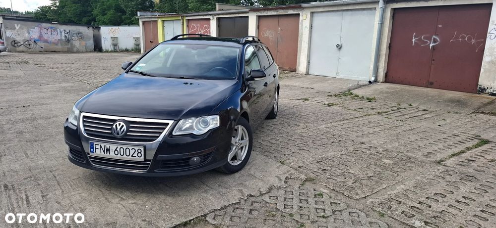 Volkswagen Passat - 1