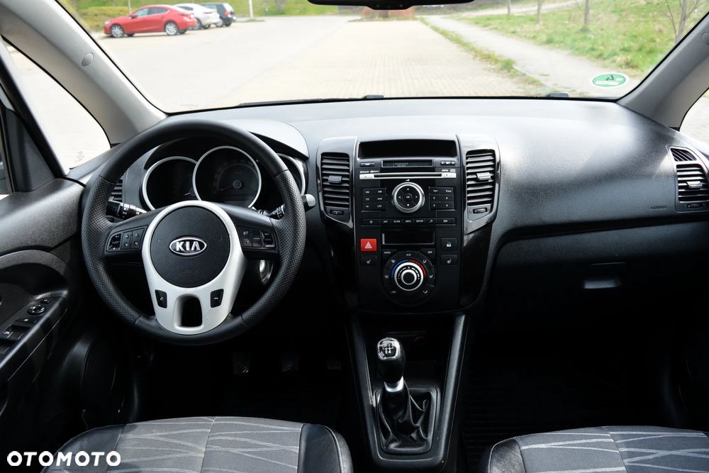 Kia Venga 1.4 CVVT Titanium Collection - 8
