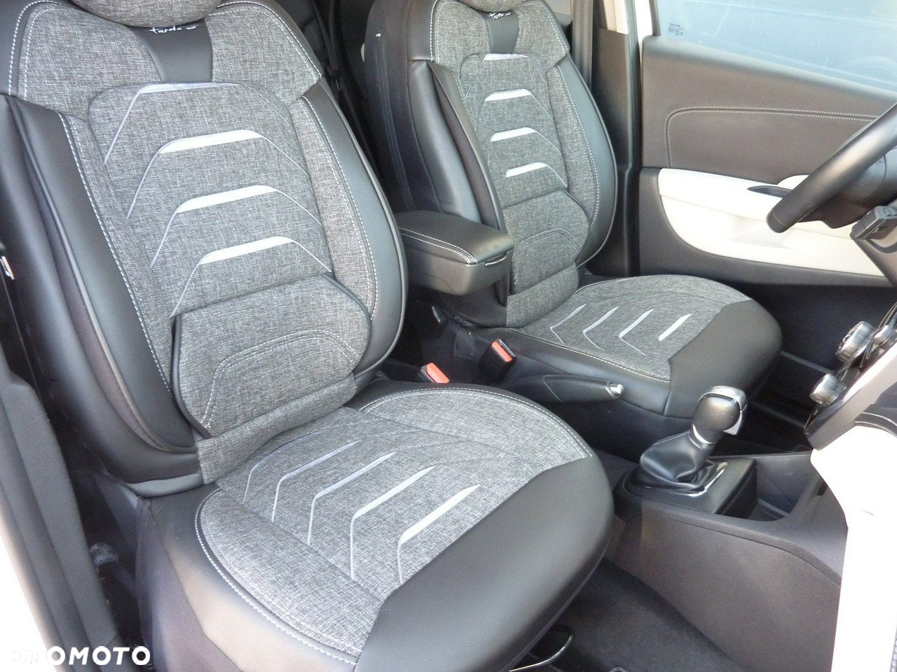 Renault Captur - 16
