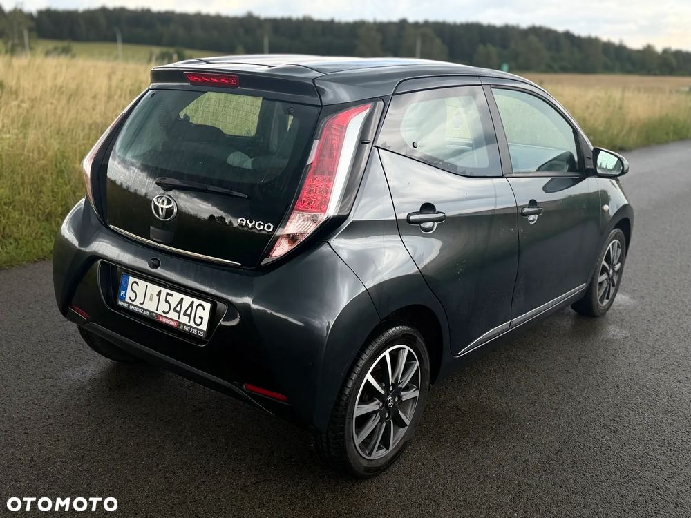 Toyota Aygo x-clusiv - 21