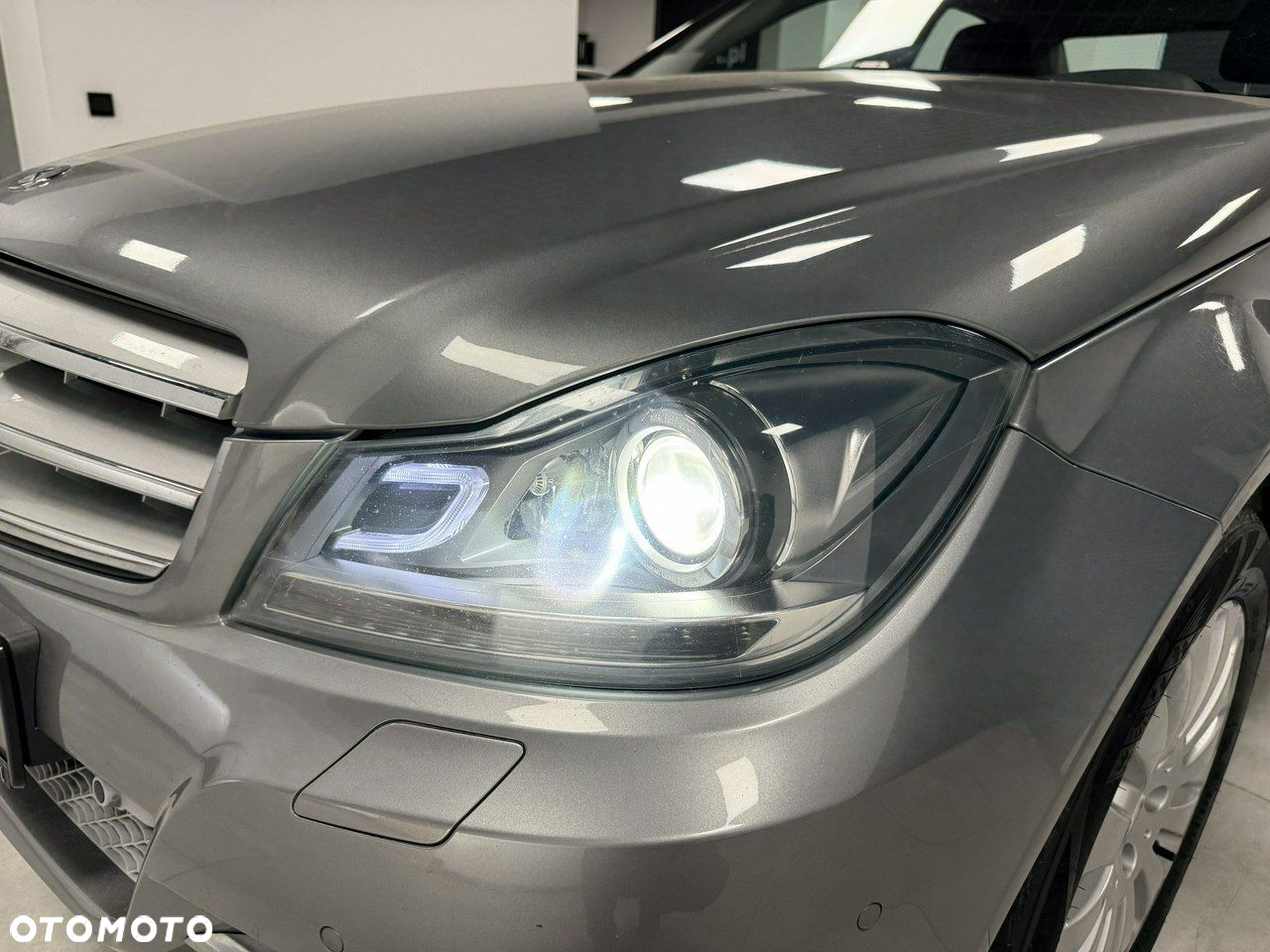 Mercedes-Benz Klasa C 200 CDI DPF (BlueEFFICIENCY) 7G-TRONIC Avantgarde - 8