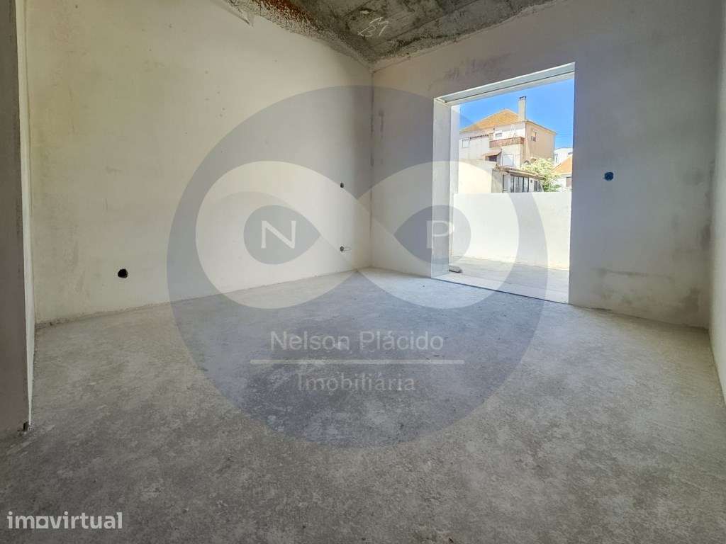 ÚLTIMO T2 NOVO | 2 TERRAÇOS | 2 ESTACIONAMENTOS | A CERCA DE 40 MIN... - Grande imagem: 5/9