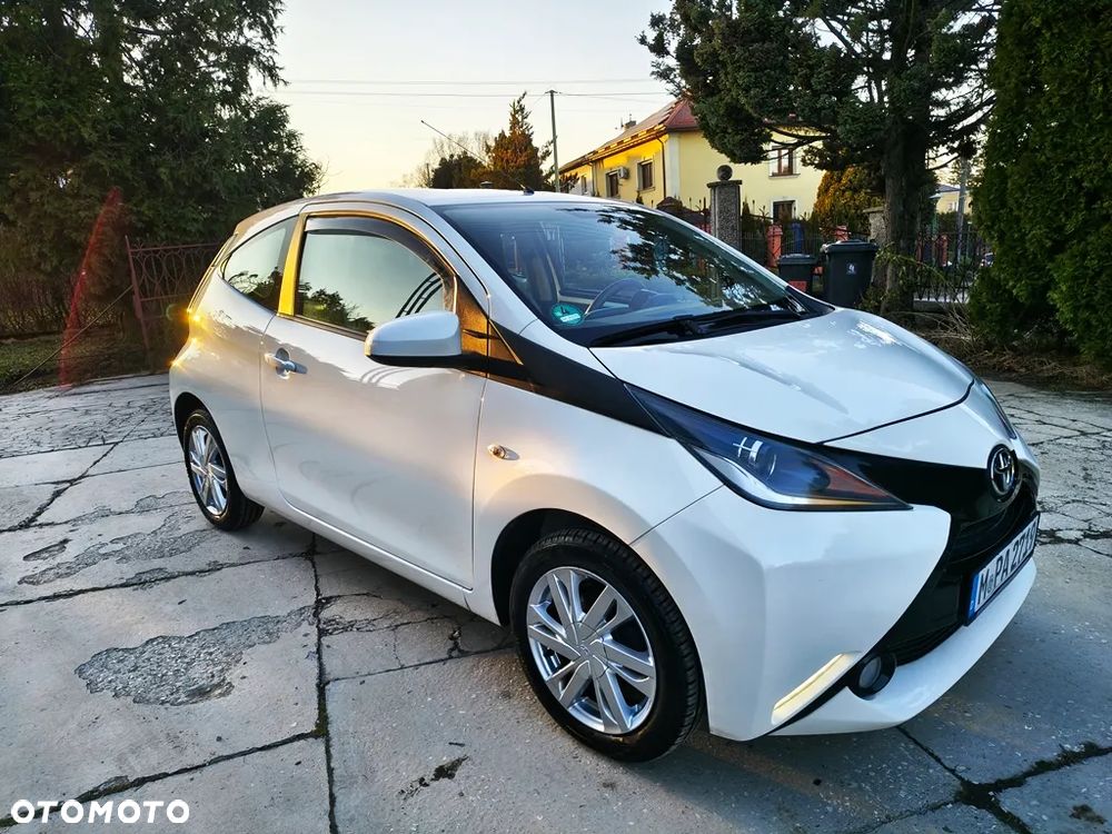 Toyota Aygo x-play touch - 11