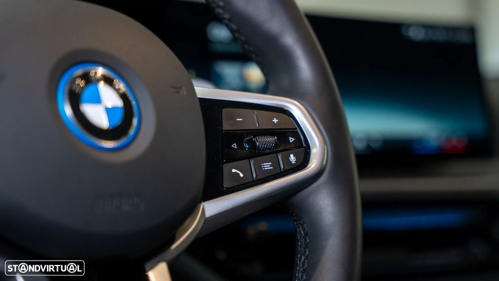 BMW 330 e Pack Desportivo M Auto - 11