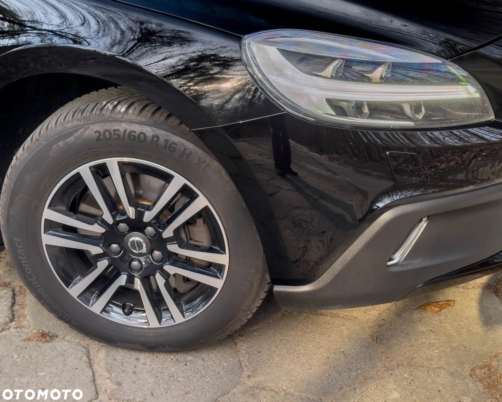 Volvo V40 Cross Country D3 Momentum - 4