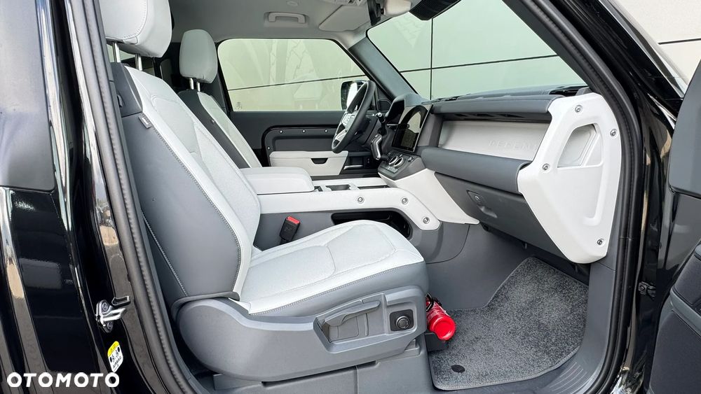 Land Rover Defender 3.0 D250 mHEV S - 12