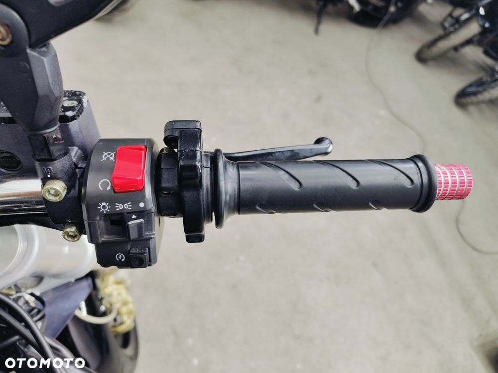 Ducati Monster - 15