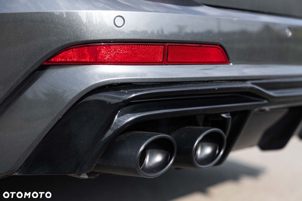 Audi A6 Avant 40 TDI quattro S tronic S line - 34