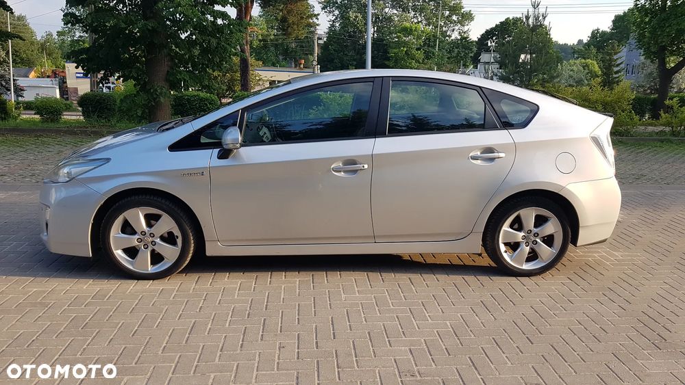 Toyota Prius (Hybrid) Comfort - 2