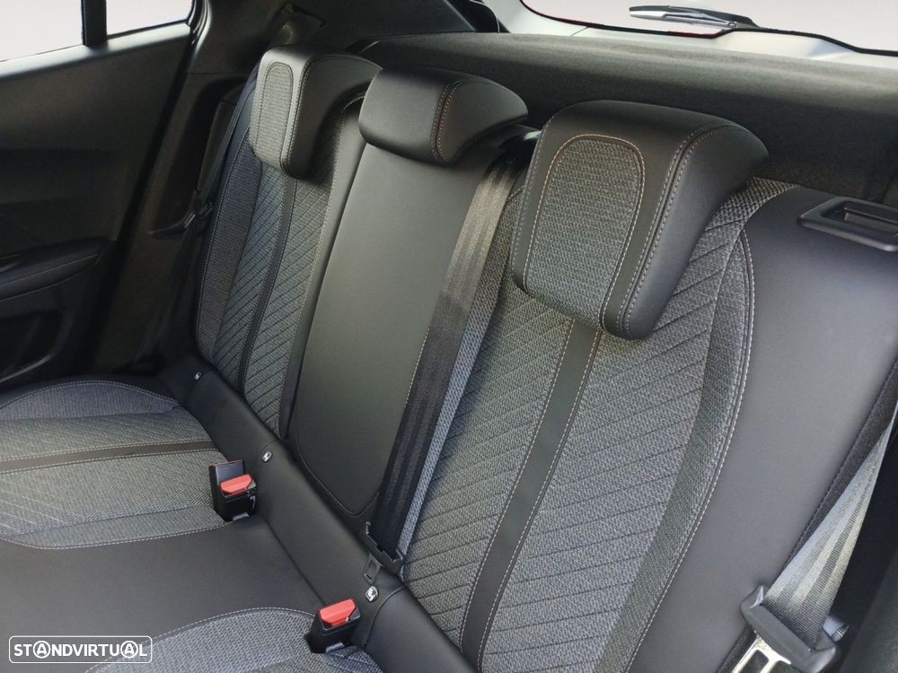 Peugeot e-2008 54 kWh Allure - 13