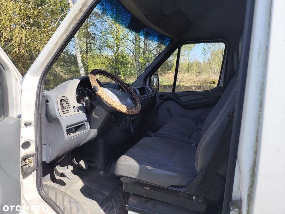 Mercedes-Benz Sprinter - 8