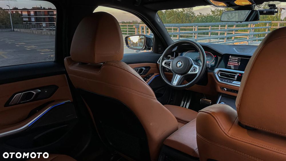BMW Seria 3 320d M Sport - 2