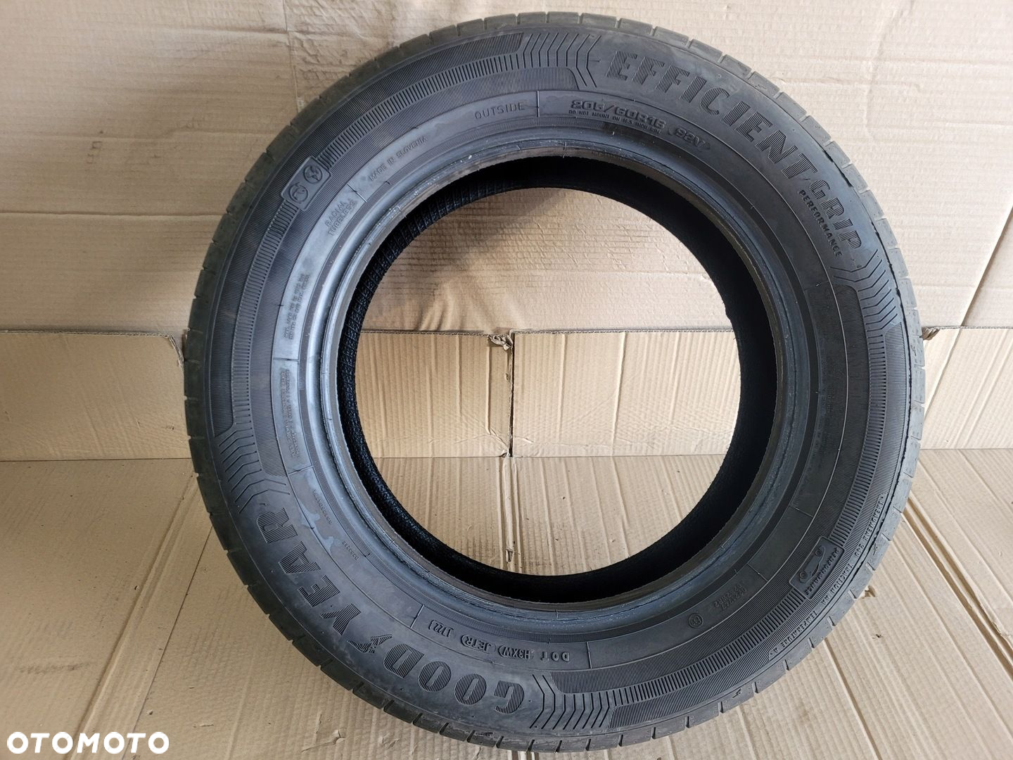 Goodyear EfficientGrip Performance 205/60 R16 92V - 3