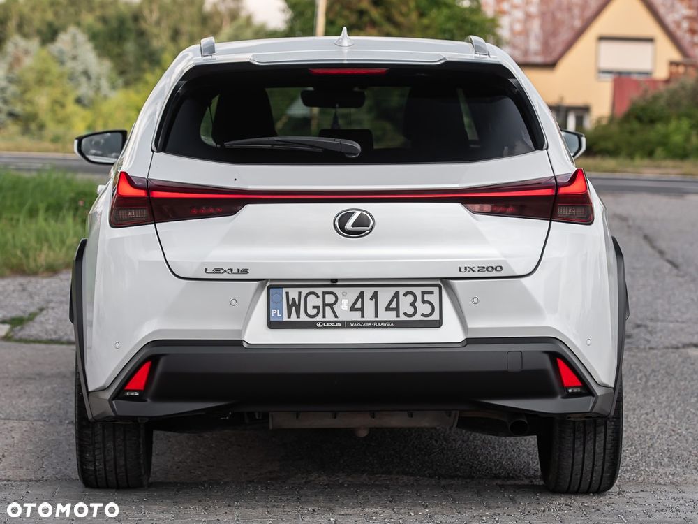 Lexus UX 200 - 11