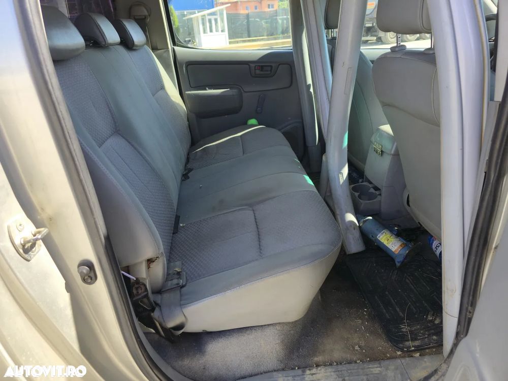 Toyota Hilux 4x4 Double Cab - 9